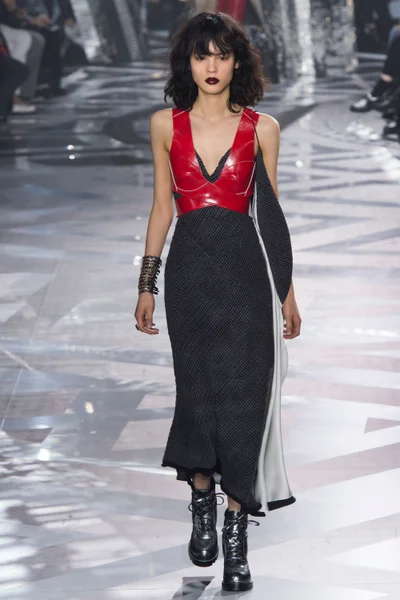 Look 34